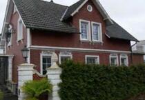 Freistehendes Zweifamilienhaus