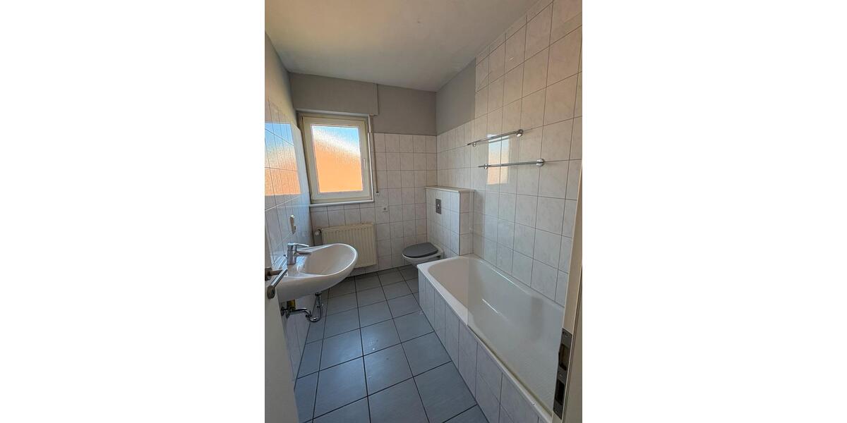 Etagenwohnung Bad Oeynhausen Rehme - 4 Zimmer, 100 m&sup2;, 899&euro; | Angebot:26408204