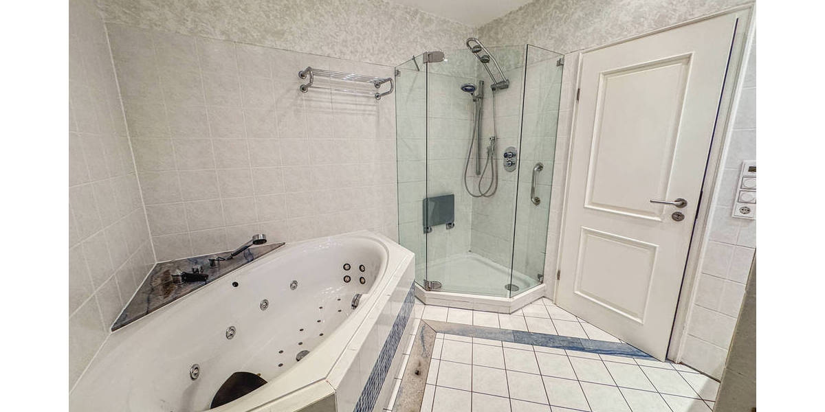 Mehrfamilienhaus, Wohnhaus Hiddenhausen Lippinghausen - 8 Zimmer, 233 m&sup2;, 749.000&euro; | Angebot:23964686