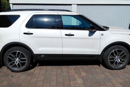 Ford Explorer 87.000 km 23.100 € Rödinghausen 32289