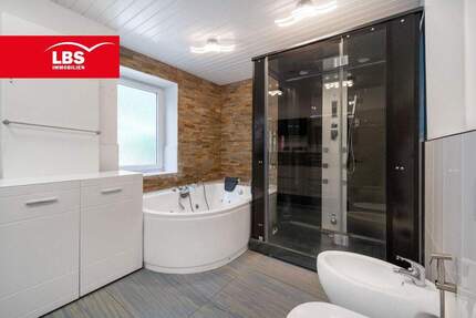 Die Immobilie kostet 1000€m² weniger als Vergleichsobjekte in der Gegend! 8 zimmer