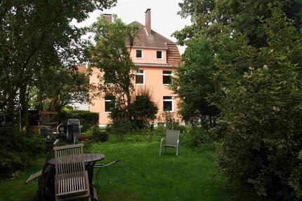 Ruhige renovierte 2ZKB Innenstadt mit Garten zimmer