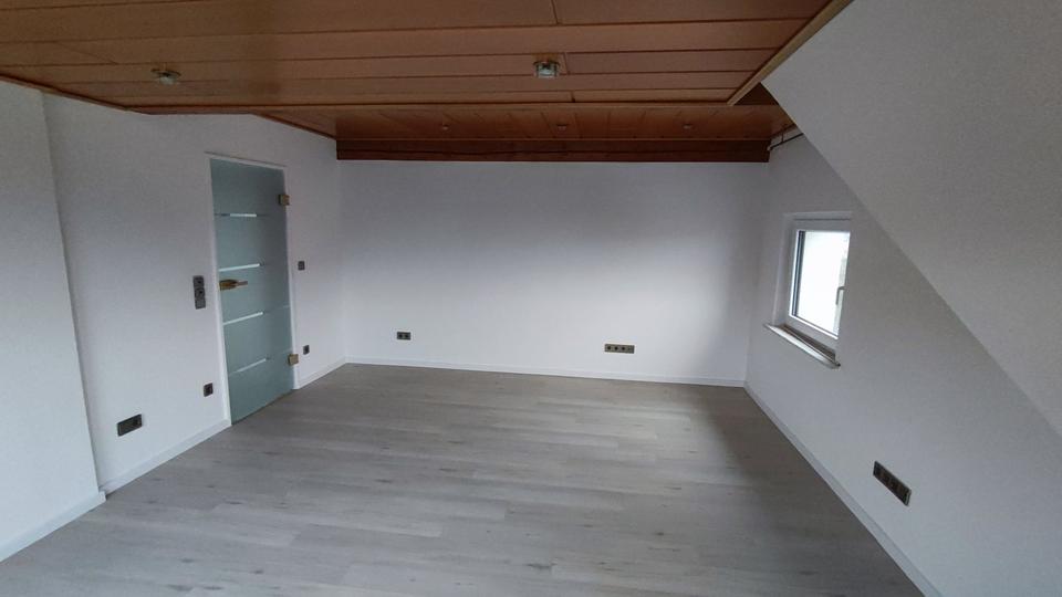 Dachgeschoßwohnung Schloß Holte-Stukenbrock Stukenbrock - 2 Zimmer, 69 m&sup2;, 485&euro; | Angebot:25637289