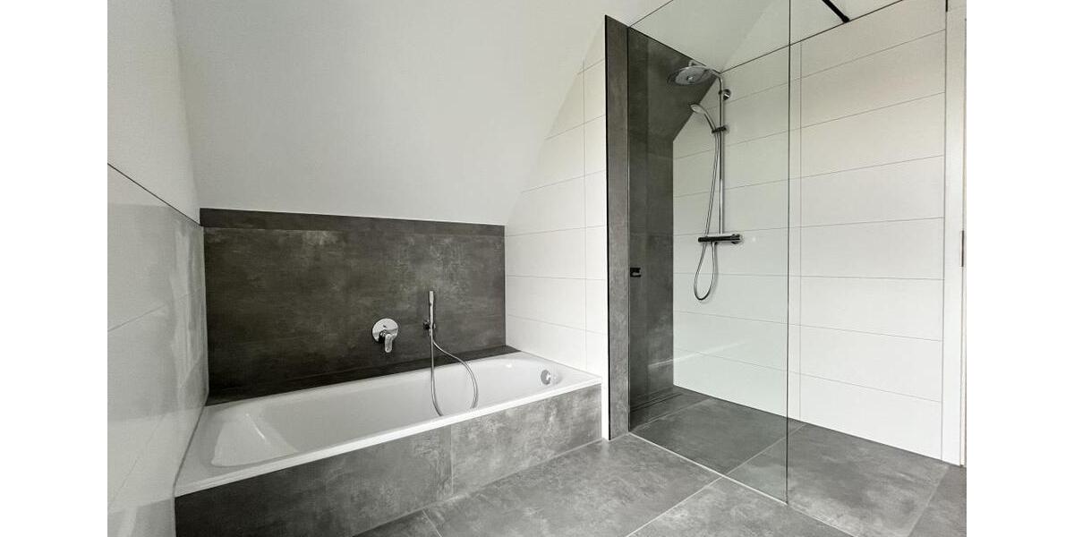 Dachgeschoßwohnung Bad Salzuflen - 3 Zimmer, 98 m&sup2;, 1.411&euro; | Angebot:26545822