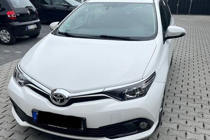 Toyota Auris 160.550 km 7.400 &euro; Gütersloh 33334