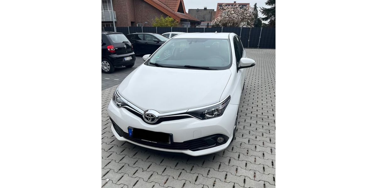 Toyota Auris 160.550 km 7.400 &euro; Gütersloh 33334