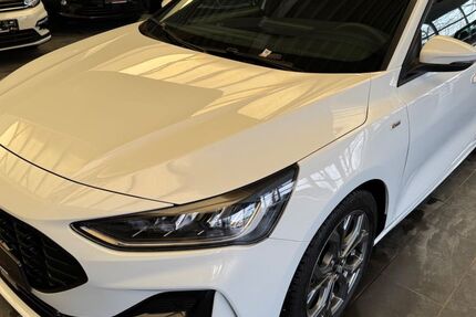 Ford Focus 13.900 km 23.599 &euro; Versmold 33775