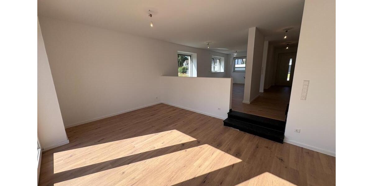 Großzügiges Neubau-Reihenhaus mit 2 Stellplätzen + Garten 5 zimmer