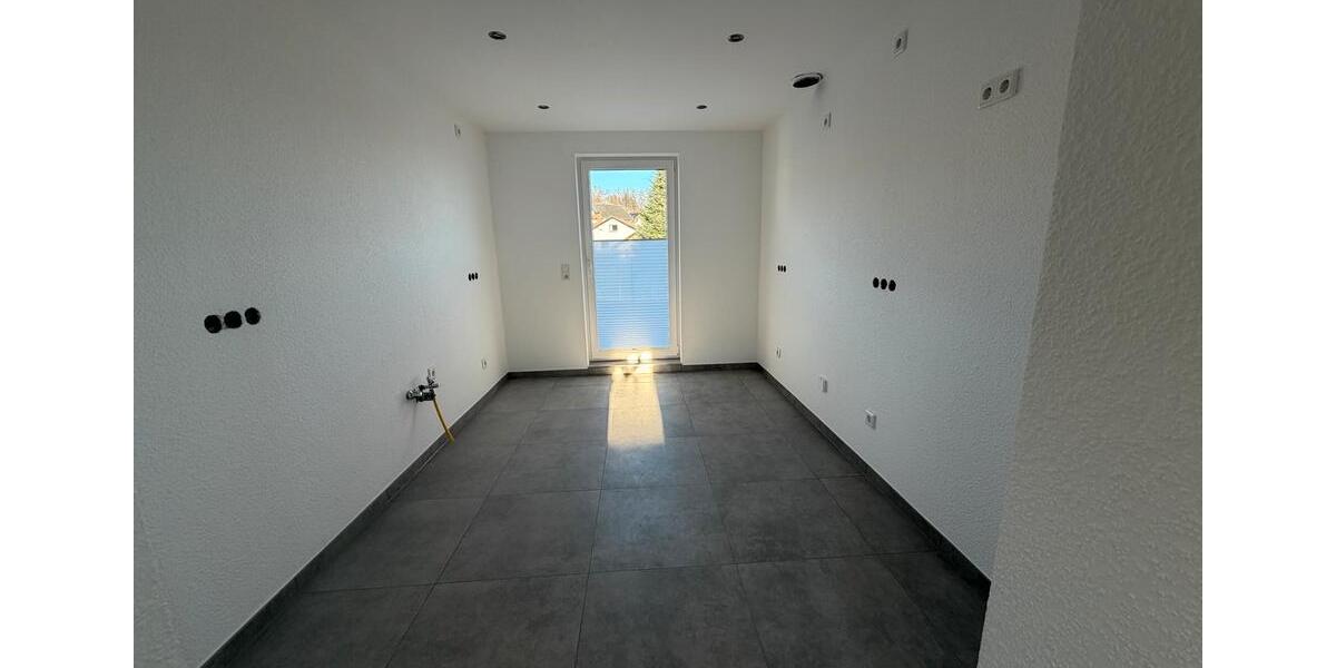 Etagenwohnung Detmold Hiddesen - 3.5 Zimmer, 82 m&sup2;, 900&euro; | Angebot:25635881