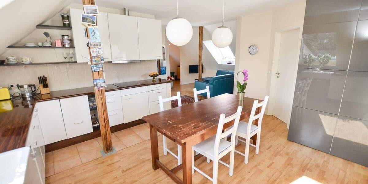 Stilvolle Dachgeschosswohnung über den Dächern von Brackwede! 3 zimmer