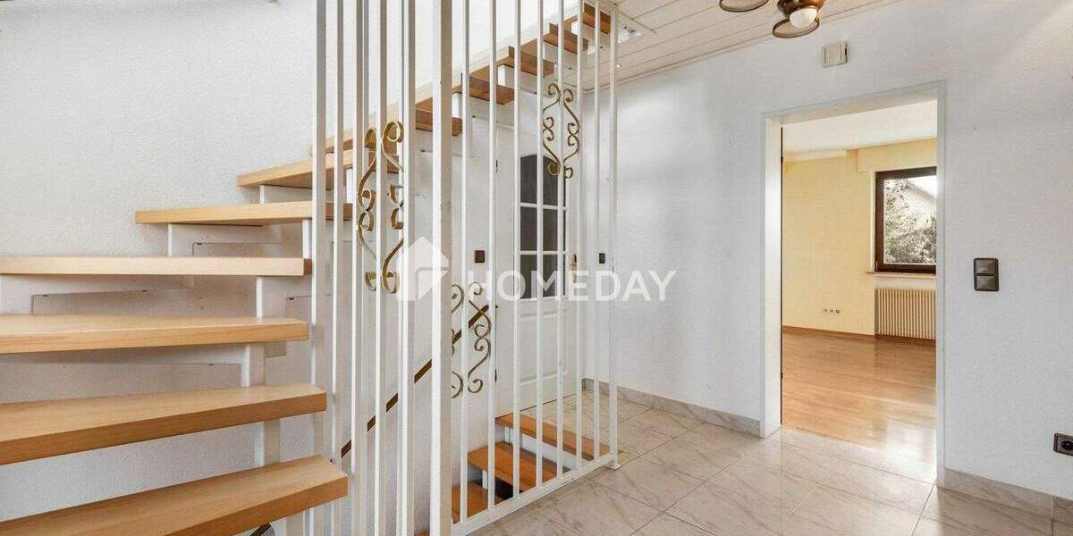 Familienfreundliches Einfamilienhaus mit großem Garten, Kamin und Doppelgarage 7 zimmer