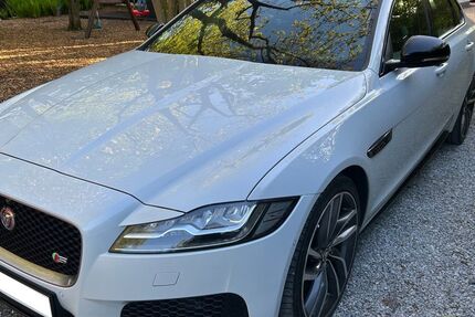 Jaguar XF 156.900 km 17.900 &euro; Gütersloh 33334