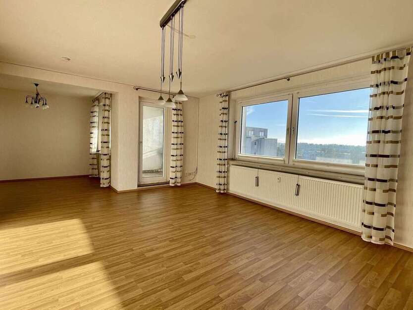 Wohnung zum Kaufen in Oerlinghausen 198.000 € 103 m²