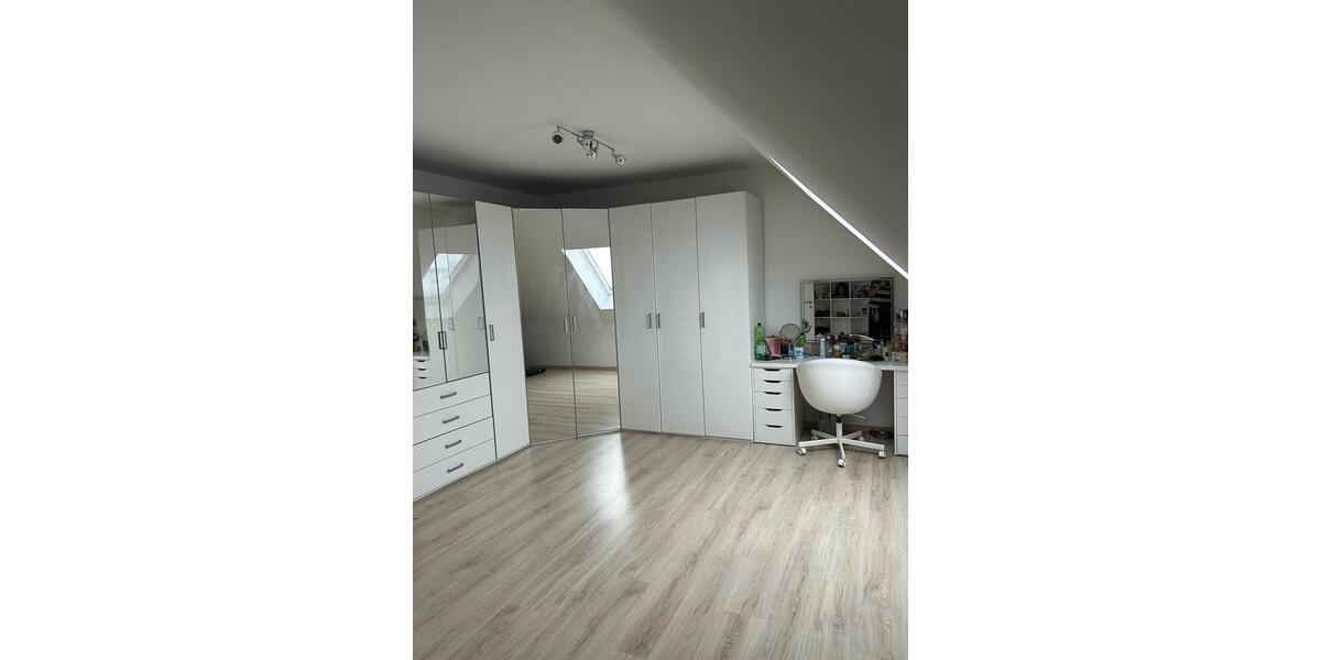 Attraktive 4-Zimmer-Dachgeschosswohnung Bielefeld-Vilsendorf 4 zimmer