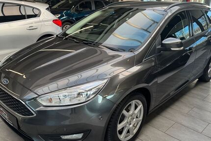 Ford Focus 84.000 km 10.900 &euro; Detmold 32758