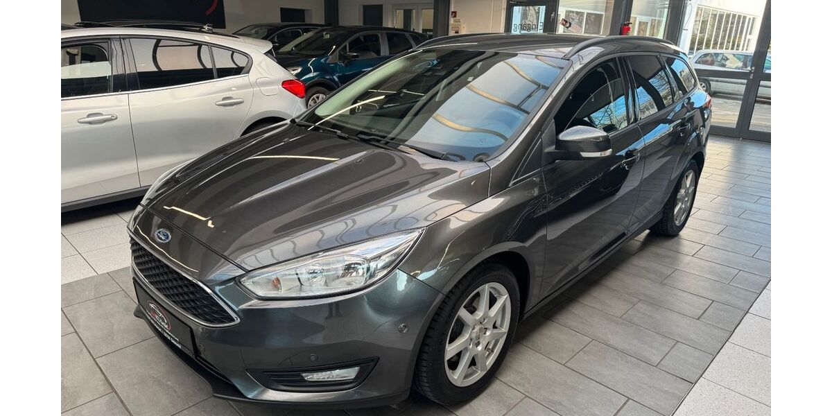 Ford Focus 84.000 km 10.900 &euro; Detmold 32758