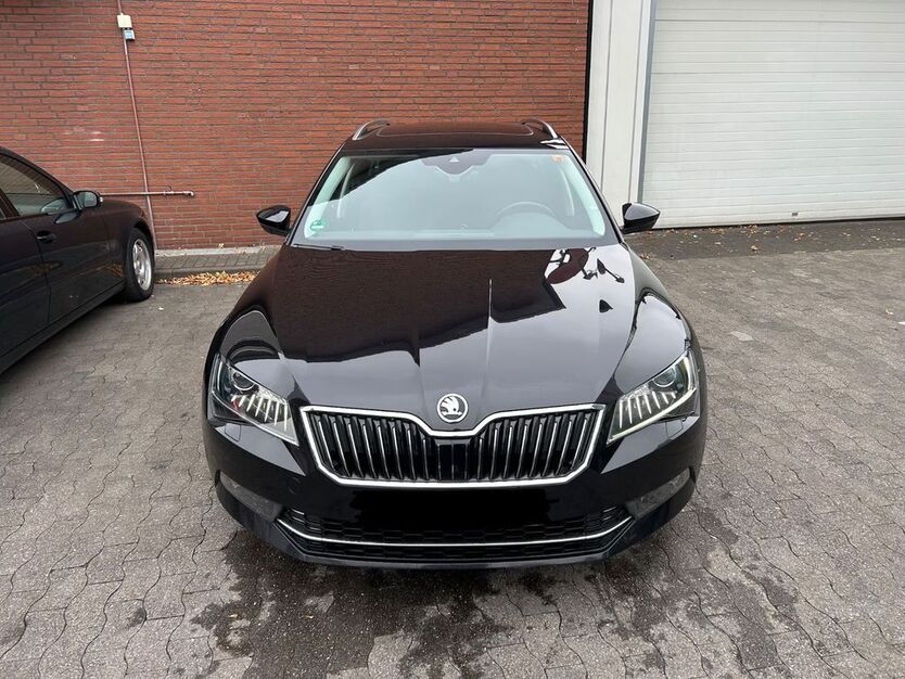 Skoda Superb 173.000 km 17.500 € Rheda Wiedenbrück 33378