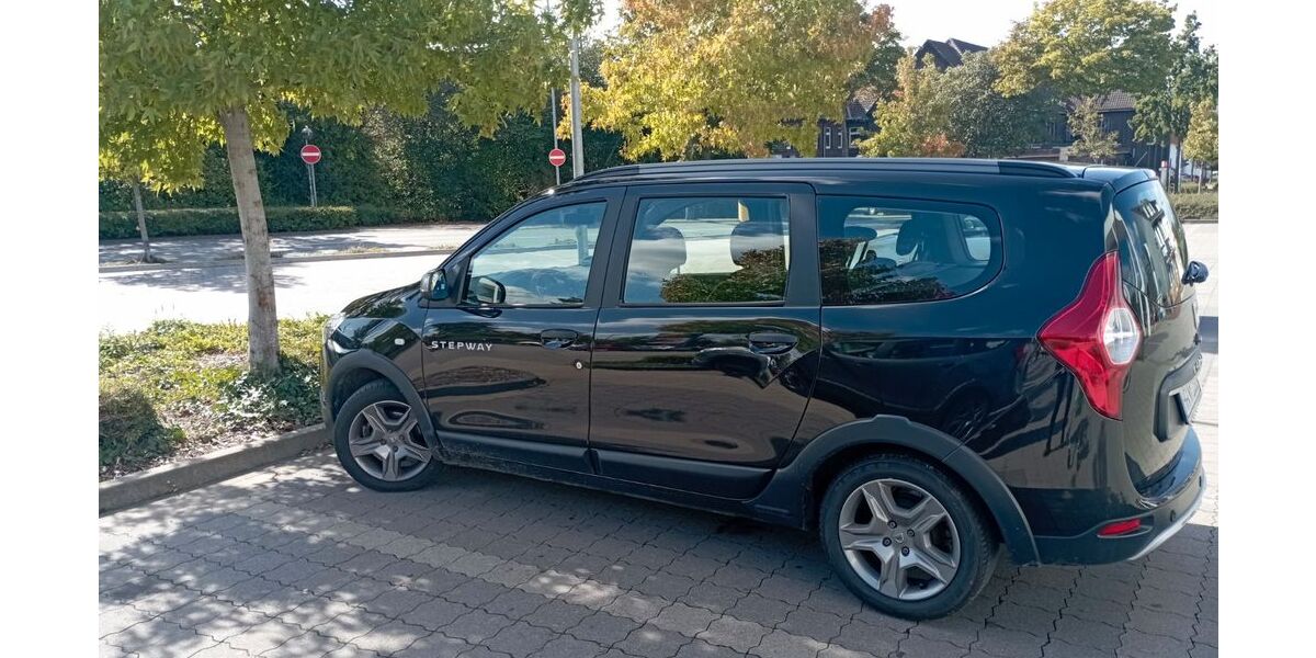 Dacia Lodgy 57.000 km 15.200 &euro; Löhne 32584