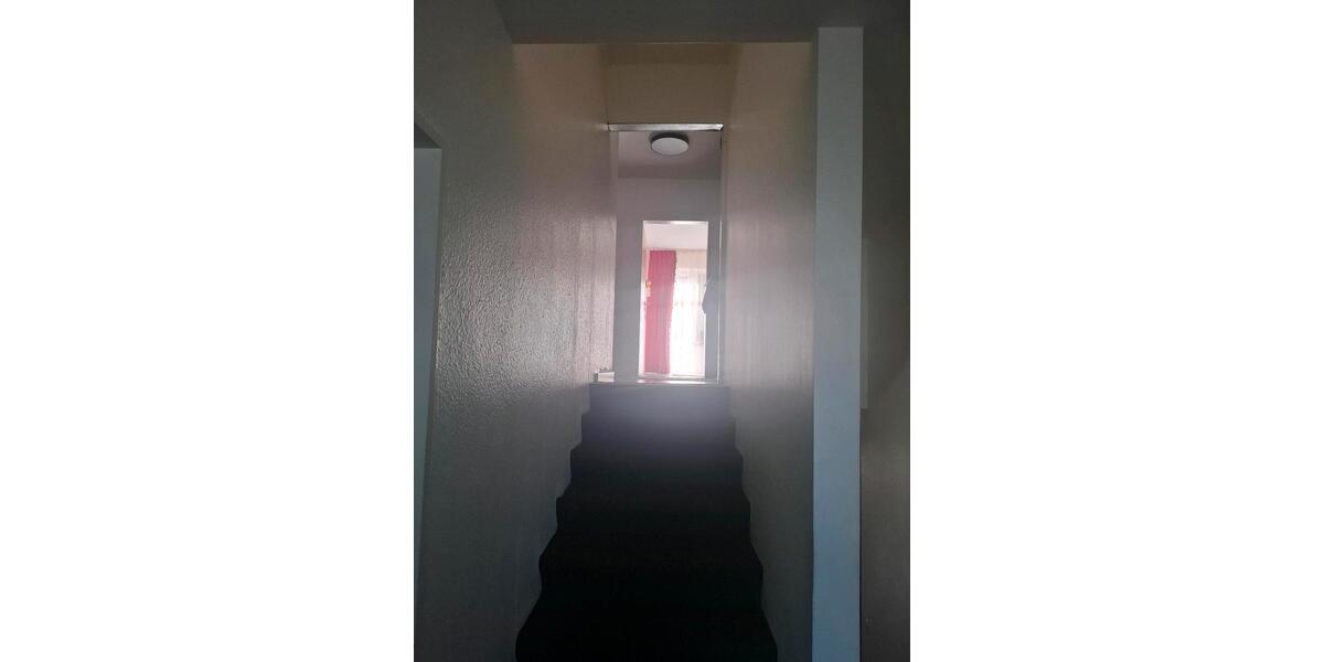 Reihenhaus Detmold - 6 Zimmer, 178 m&sup2;, 360.000&euro; | Angebot:25164736