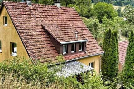 Haus mit großem Grundstück