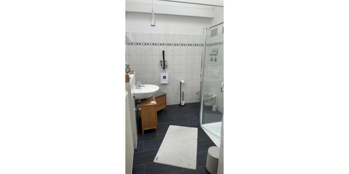 Dachgeschoßwohnung Halle - 2 Zimmer, 61 m&sup2;, 321&euro; | Angebot:26416906