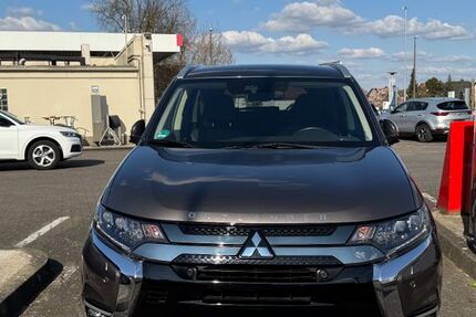 Mitsubishi Plug-in Hybrid Outlander 89.000 km 21.000 € Herford 32052