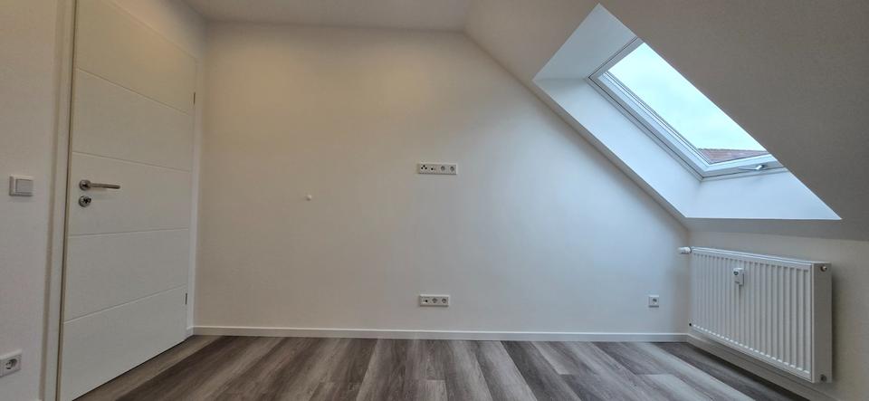 4 Zimmer Dachgeschoss Wohnung zu Vermieten 4 zimmer