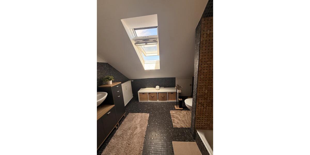 Dachgeschoßwohnung Detmold Hakedahl - 3 Zimmer, 80 m&sup2;, 790&euro; | Angebot:26415647
