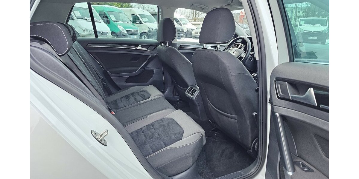 VW Golf VII 1.4 TSI Highline ALCANTARA BI XENON 129.800 km 10.990 &euro; Löhne 32584