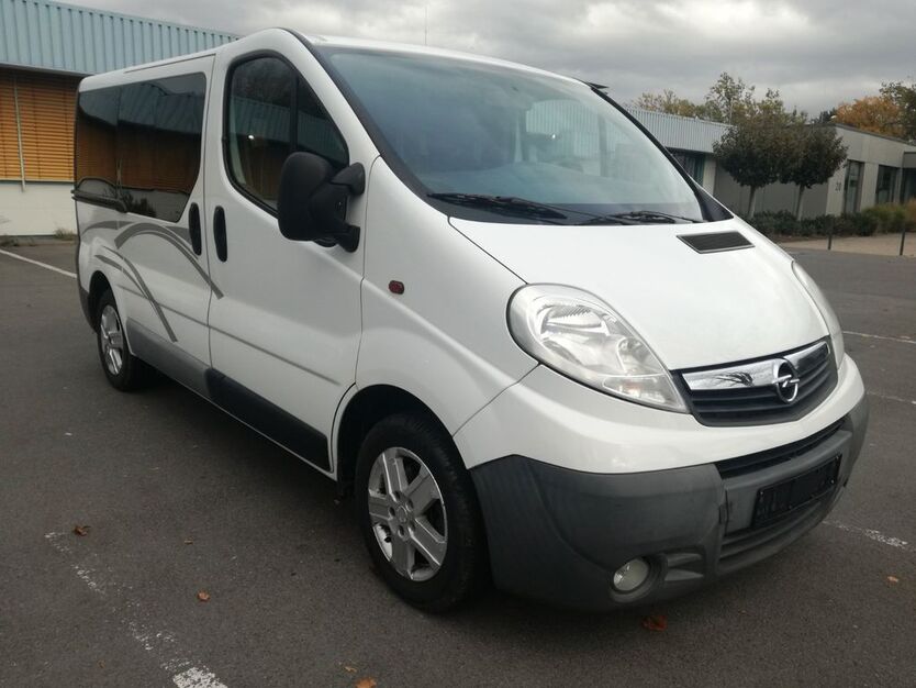 Opel Vivaro 197.000 km 5.900 € Gütersloh 33335