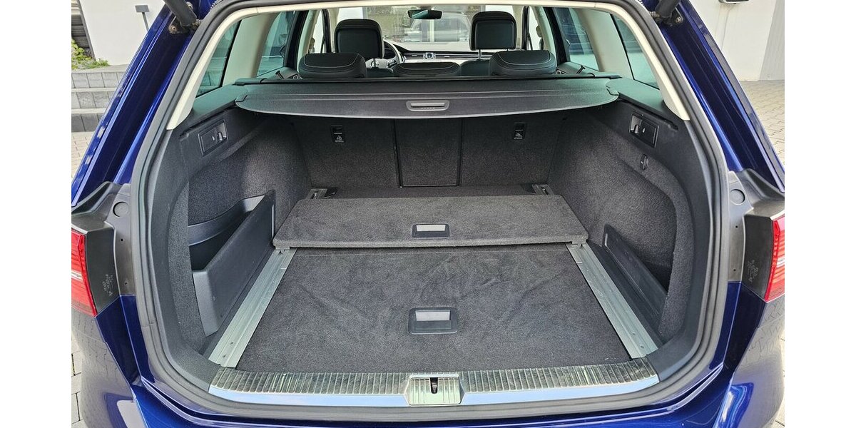 VW Passat Variant 2.0 TDI 4M Highline R-Line 360° 128.350 km 21.990 &euro; Löhne 32584