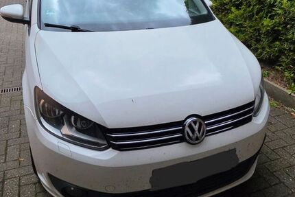 VW Touran 234.000 km 4.600 &euro; Bückeburg 31675