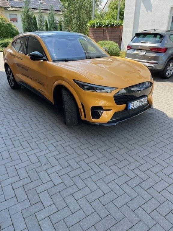 Ford Mustang Mach-E 8.200 km 44.795 € Rheda-Wiedenbrück 33378