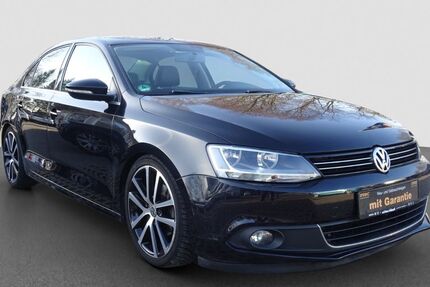 VW Jetta 127.688 km 9.890 &euro; Löhne 32584