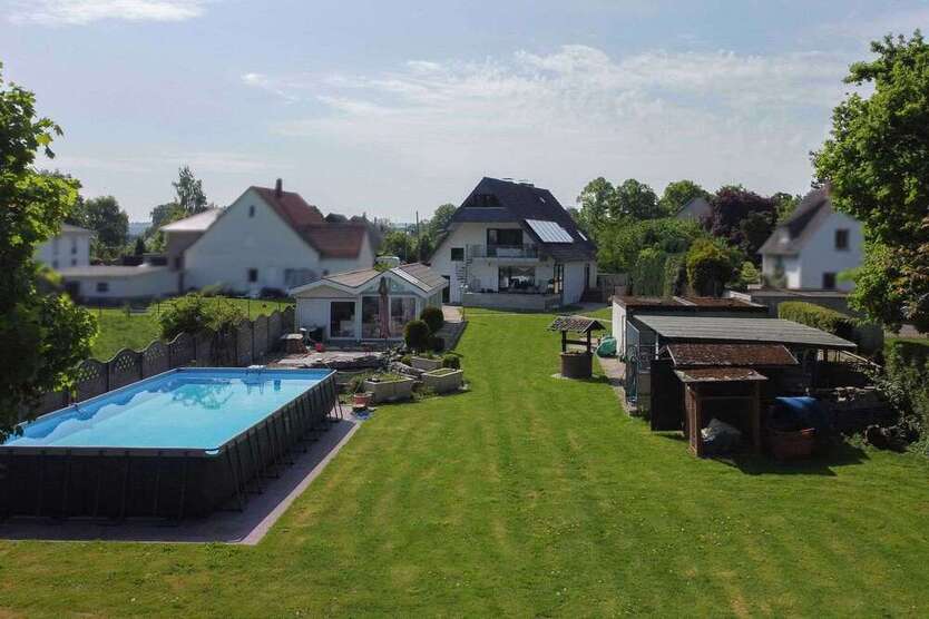 Haus zum Kaufen in Löhne 379.000 € 185.24 m²