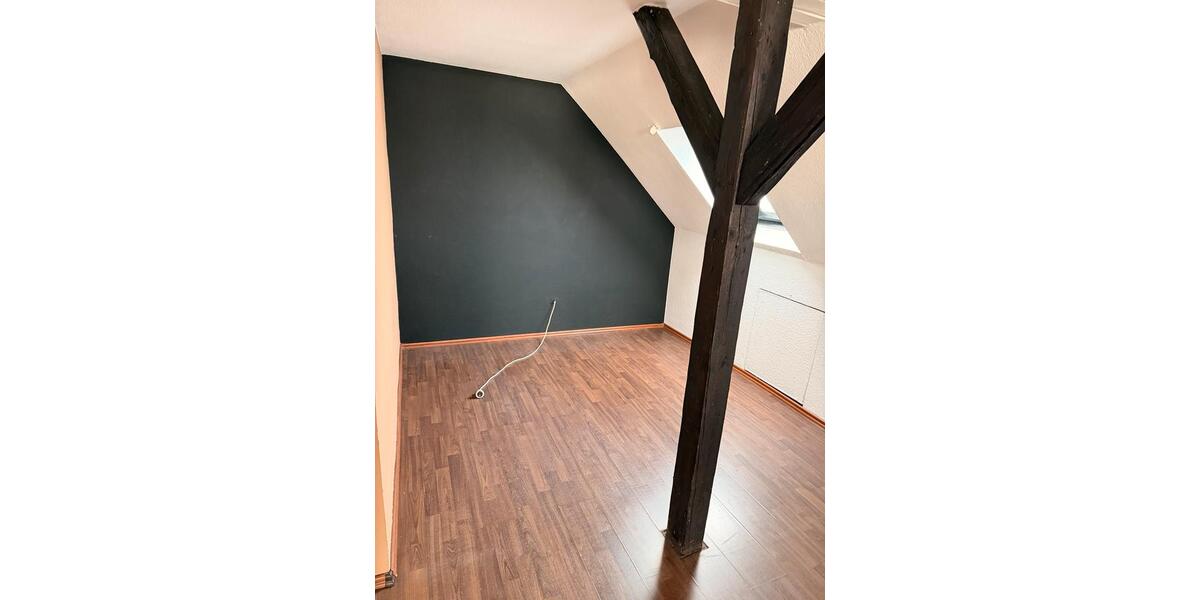 Top Dachgeschoss Wohnung gepflegt gute Lage im Bi-Osten 1 zimmer