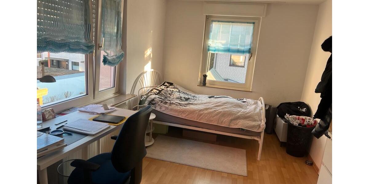 Etagenwohnung Bielefeld Brackwede - 4 Zimmer, 100 m&sup2;, 1.300&euro; | Angebot:25793323