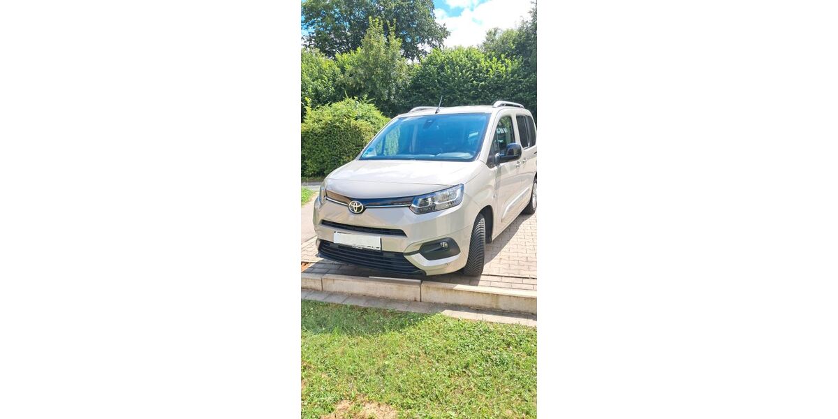 Toyota Proace City 39.000 km 22.890 &euro; Detmold 32756