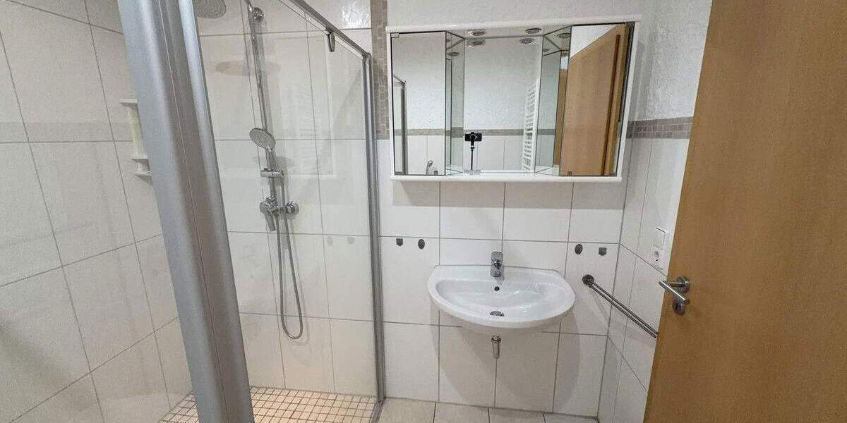 Etagenwohnung Schloß Holte-Stukenbrock Stukenbrock - 3 Zimmer, 82 m&sup2;, 255.000&euro; | Angebot:25756401