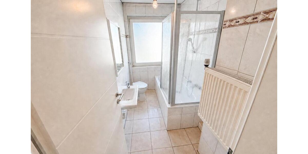 Etagenwohnung Detmold - 3.5 Zimmer, 103 m&sup2;, 1.000&euro; | Angebot:26415696