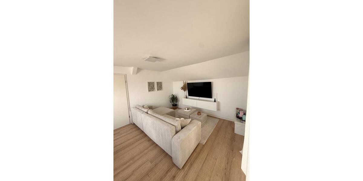 Dachgeschoßwohnung Detmold Hakedahl - 3 Zimmer, 80 m&sup2;, 790&euro; | Angebot:26415647