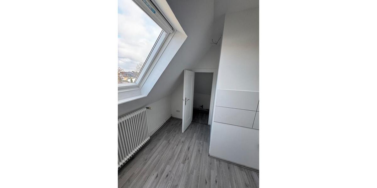 Dachgeschoßwohnung Bielefeld Schildesche - 3 Zimmer, 55 m&sup2;, 550&euro; | Angebot:25649470