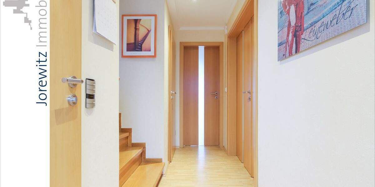 Einfamilienhaus Bielefeld Jöllenbeck - 9 Zimmer, 257 m&sup2;, 685.000&euro; | Angebot:23462088