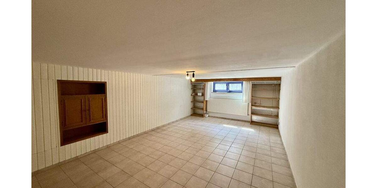 Bungalow Lage - 7 Zimmer, 208 m&sup2;, 375.000&euro; | Angebot:25780599