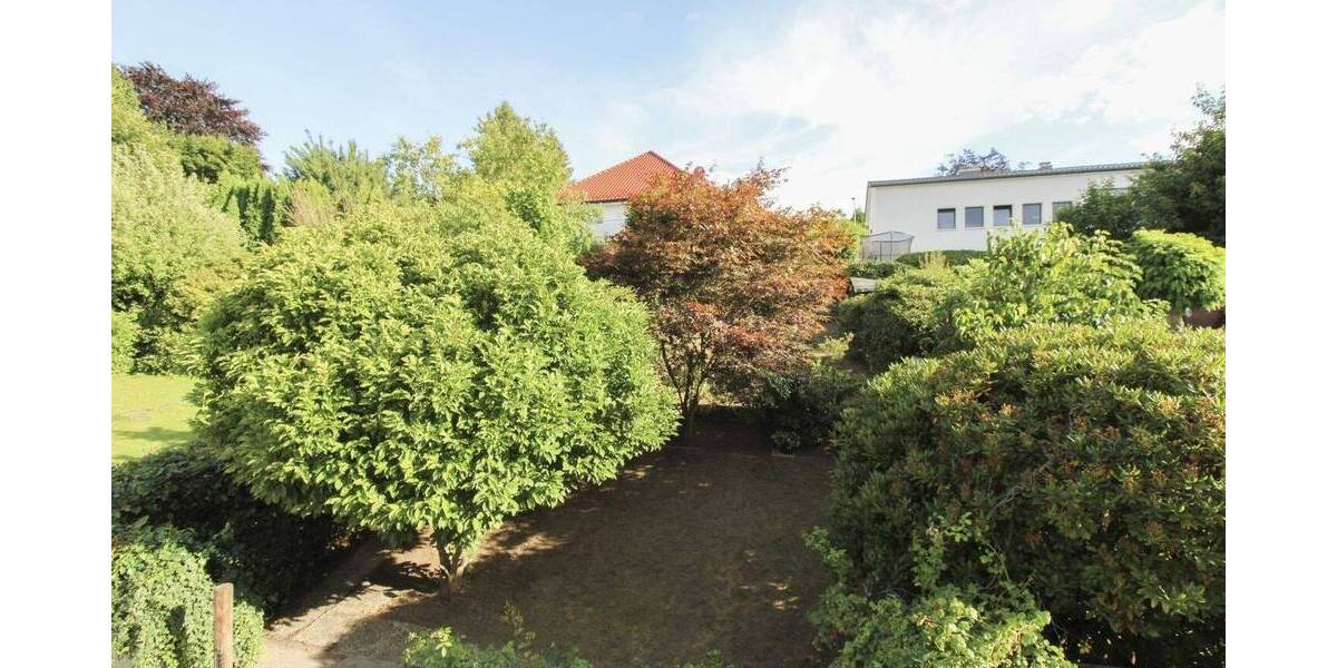 Preiswert & für die Familie: Reiheneckhaus mit Gartenoase & Garage oberhalb vom Ortskern 4 zimmer