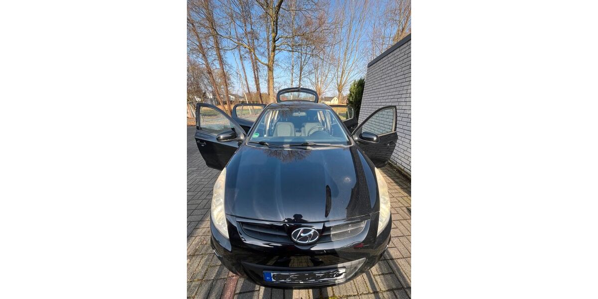 Hyundai i20 171.700 km 2.800 &euro; rietberg 33397