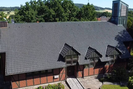 Unikat mit Perspektive - Kirchgebäude auf großem Areal mit Entwickungspotential in Exter!