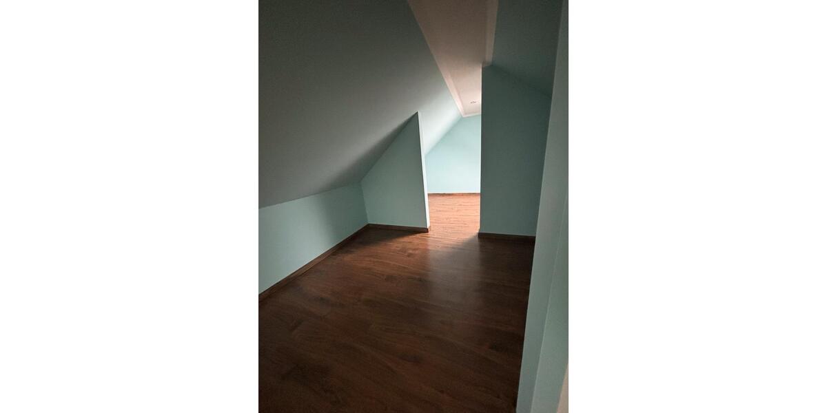 Dachgeschoßwohnung Vlotho - 3 Zimmer, 110 m&sup2;, 900&euro; | Angebot:25633246