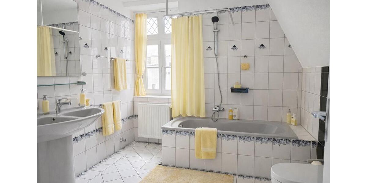 Maisonettenwohnung Bad Oeynhausen - 3 Zimmer, 115 m&sup2;, 980&euro; | Angebot:25342924
