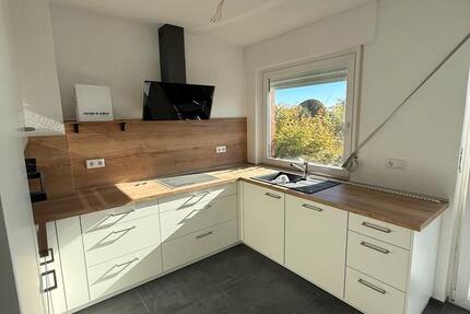 Erstbezug n. Sanierung mit Nobilia-EBK zimmer